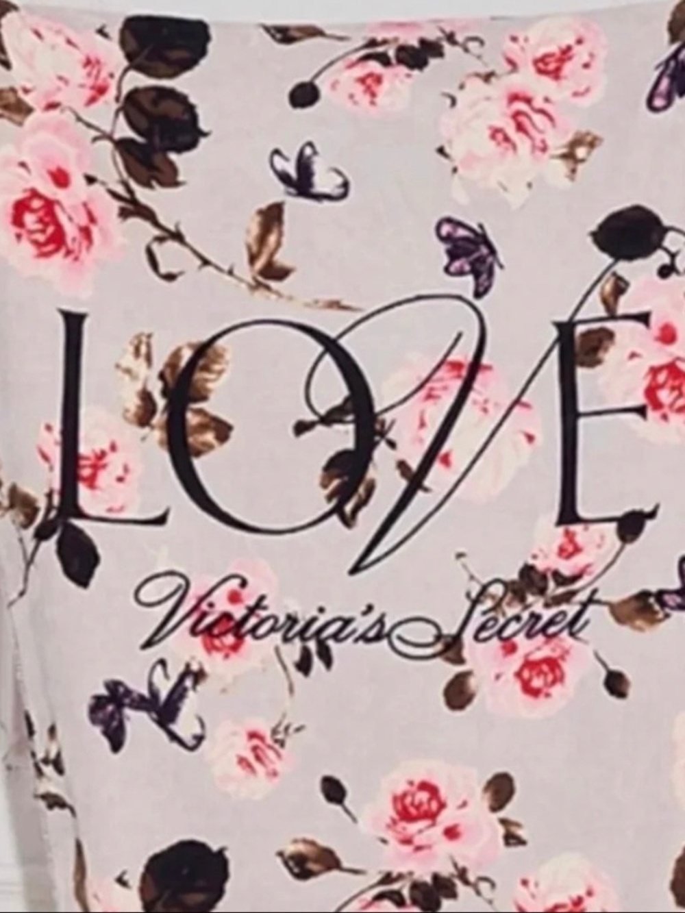 New Victoria’s Secret Love blanket 50x60 plush throw blanket